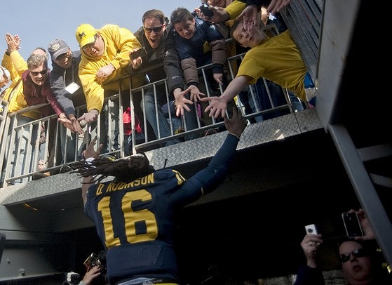 Denard Robinson (16)