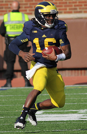 Denard Robinson (16)