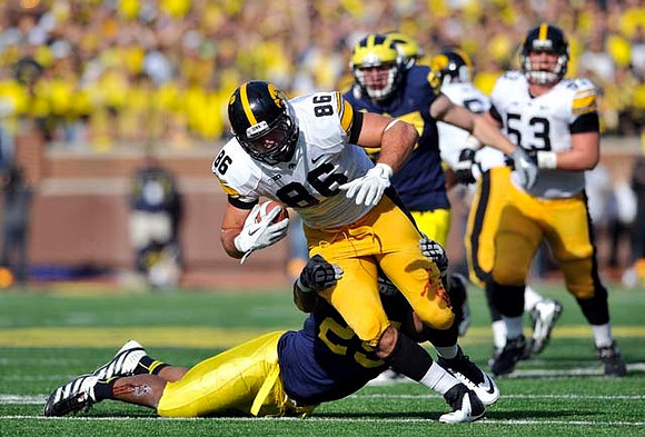 Kenny Demens (25) and Brennen Beyer (97)