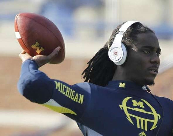Denard Robinson (16)