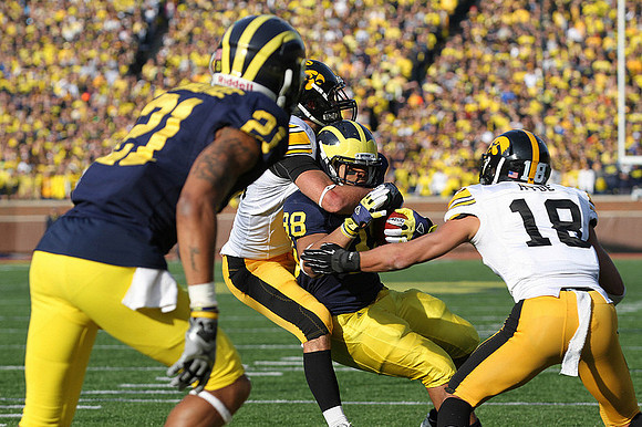 Roy Roundtree (21) and Thomas Rawls (38)