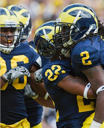 Kevin Koger (86), Darryl Stonum (22), and Vincent Smith (2)