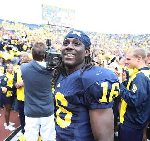 Denard Robinson (16)