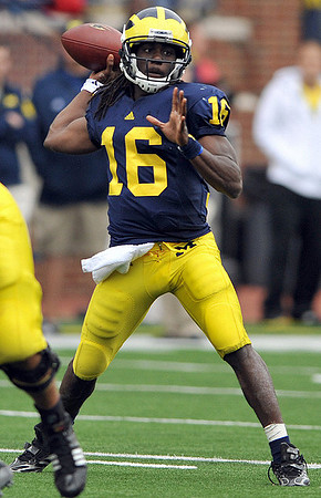 Denard Robinson (16)