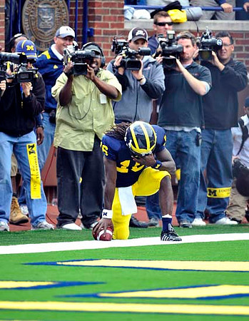 Denard Robinson (16)