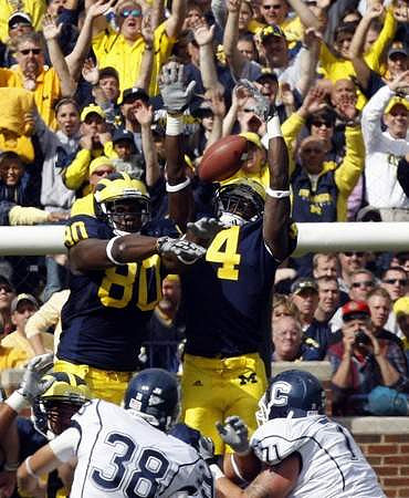 Martell Webb (80) and Cameron Gordon (4)