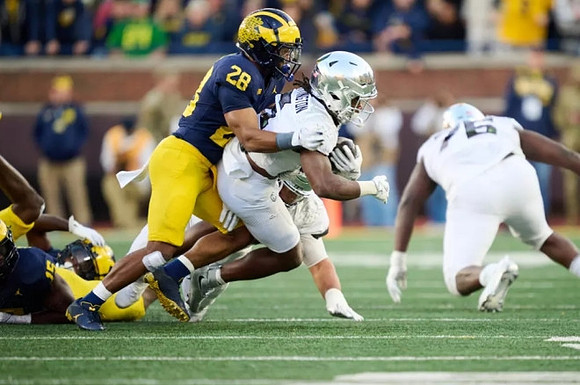 Ernest Hausmann (15) and Quinten Johnson (28)