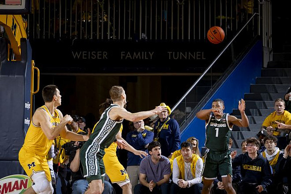 Vladislav Goldin (50) and Tre Donaldson (3)