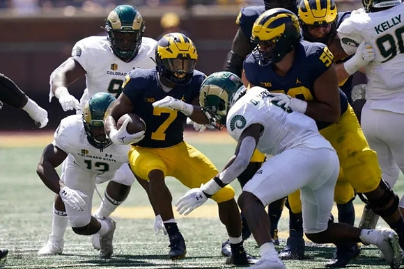 Donovan Edwards (7) and Giovanni El-Hadi (58)