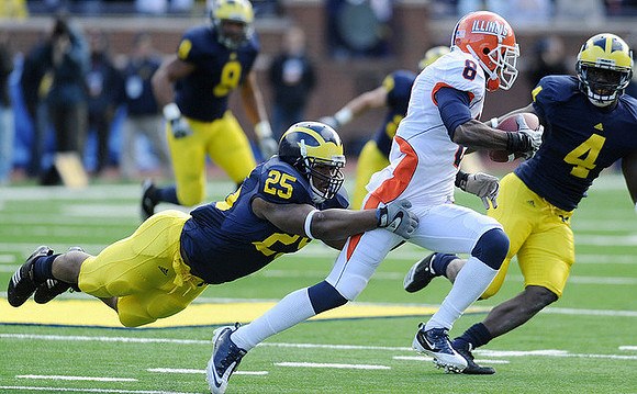 Kenny Demens (25), Cameron Gordon (4), and Jonas Mouton (8)