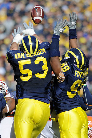 Ryan Van Bergen (53) and Adam Patterson (99)