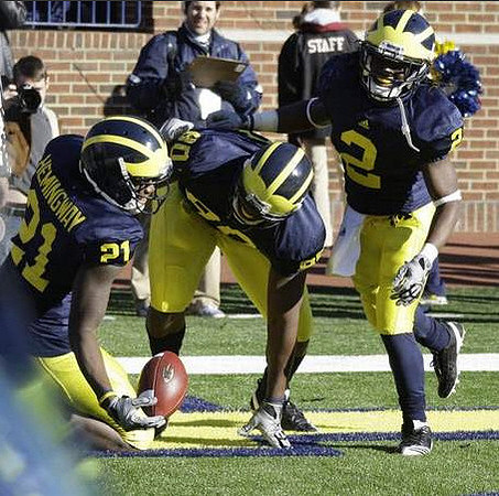 Junior Hemingway (21), Martell Webb (80), and Vincent Smith (2)