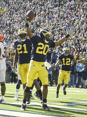 Junior Hemingway (21), Michael Shaw (20), and Roy Roundtree (12)