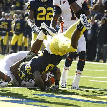 Michael Shaw (20) and Darryl Stonum (22)