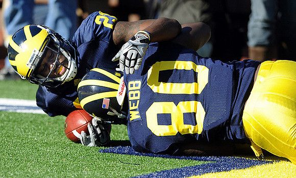 Junior Hemingway (21) and Martell Webb (80)