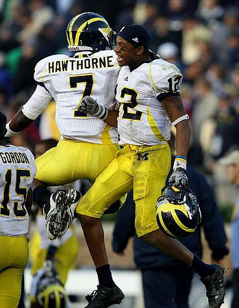 Thomas Gordon (15), Brandin Hawthorne (7), and Roy Roundtree (12)