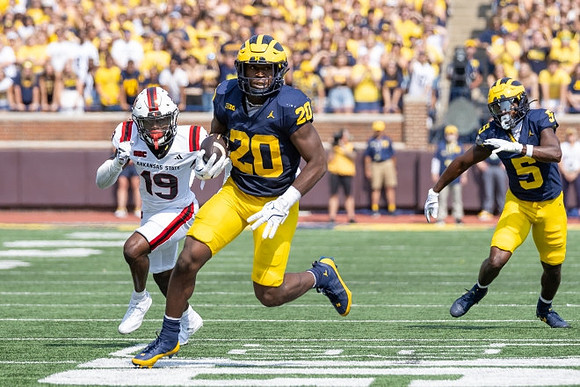 Kalel Mullings (20) and C.J. Charleston (5)
