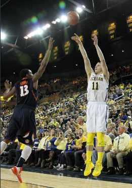 Nik Stauskas (11)