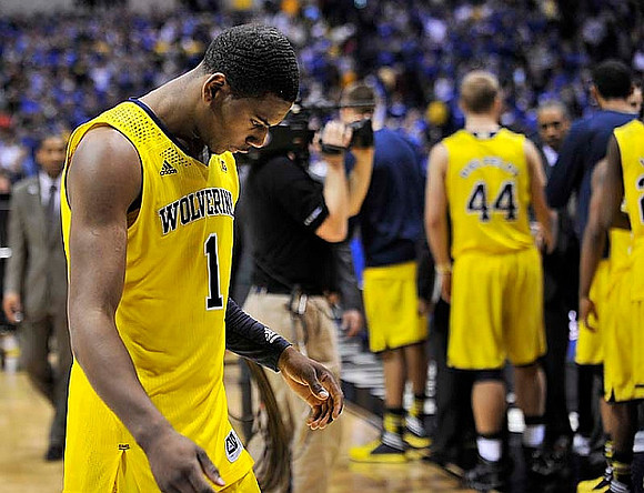 Glenn Robinson III (1) and Max Bielfeldt (44)