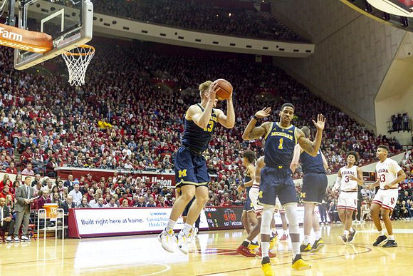 Ignas Brazdeikis (13), Charles Matthews (1), and Jon Teske (15)