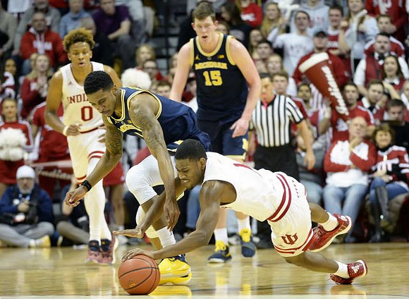 Charles Matthews (1) and Jon Teske (15)