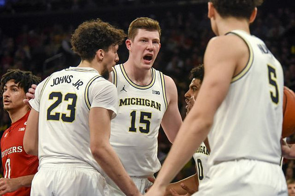 Brandon Johns Jr. (23), Jon Teske (15), David DeJulius (0), and Adrien Nunez (5)