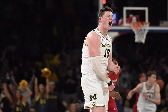 Jon Teske (15) and Franz Wagner (21)