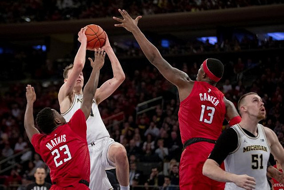 Jon Teske (15) and Austin Davis (51)