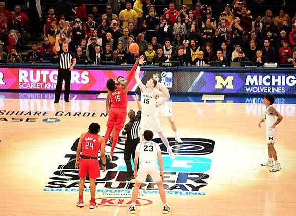 Brandon Johns Jr. (23), Jon Teske (15), Franz Wagner (21), and Eli Brooks (55)
