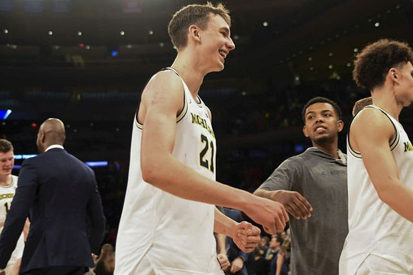 Jon Teske (15), Saddi Washington, Franz Wagner (21), Rico Ozuna-Harrison (14), and Adrien Nunez (5)