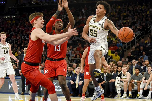 Jon Teske (15) and Eli Brooks (55)
