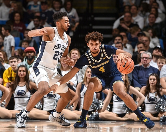 Isaiah Livers (4)