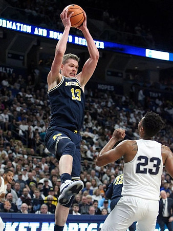 Moritz Wagner (13) and Muhammad-Ali Abdur-Rahkman (12)