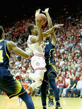 Aubrey Dawkins (24) and Zak Irvin (21)