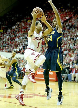 Zak Irvin (21) and Aubrey Dawkins (24)