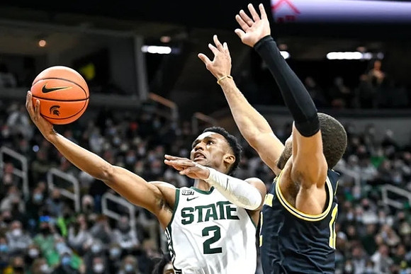 DeVante' Jones (12)