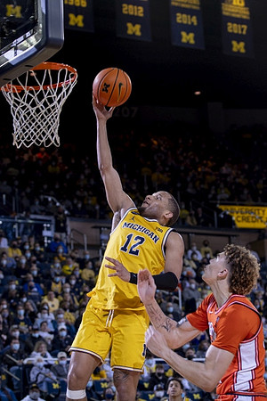DeVante' Jones (12)