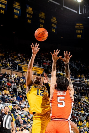 DeVante' Jones (12)