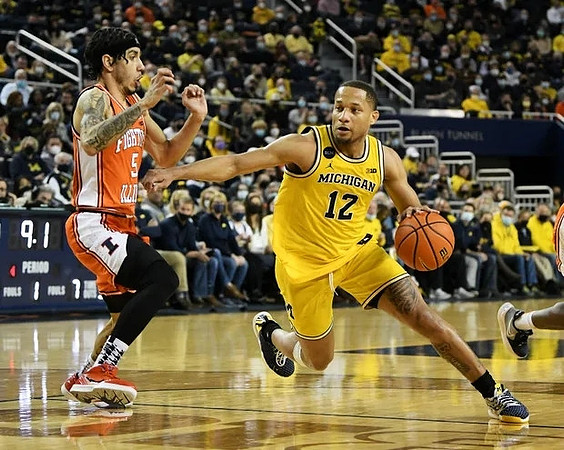 DeVante' Jones (12)