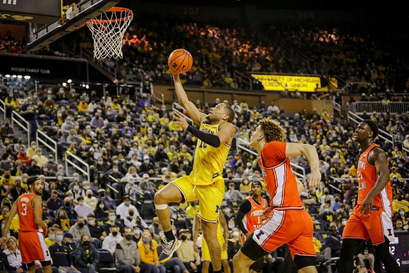 DeVante' Jones (12)