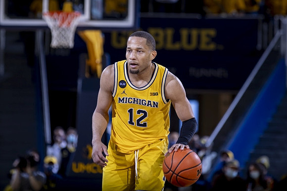DeVante' Jones (12)
