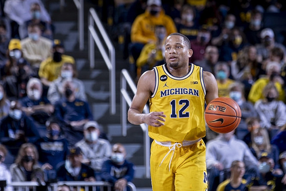 DeVante' Jones (12)