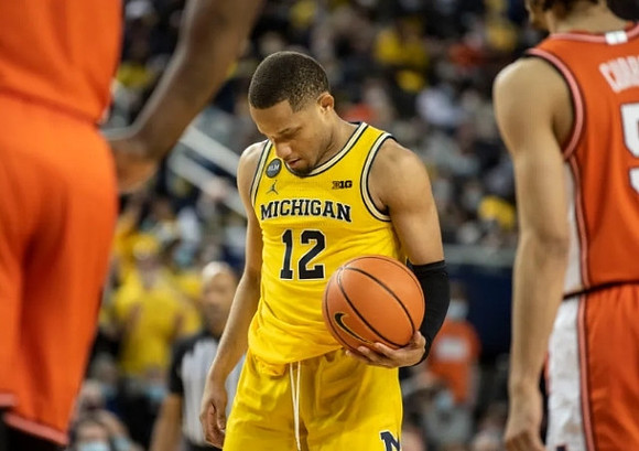 DeVante' Jones (12)