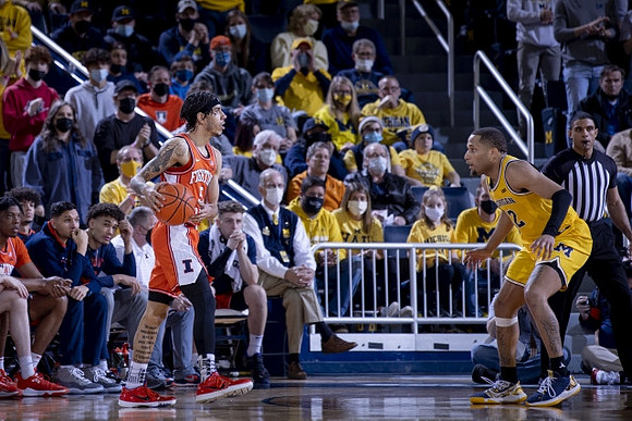 DeVante' Jones (12)