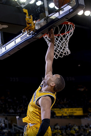 DeVante' Jones (12)