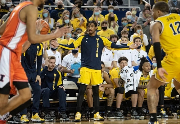 DeVante' Jones (12)