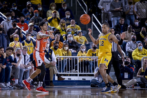 DeVante' Jones (12)