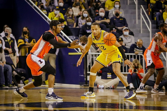 DeVante' Jones (12)