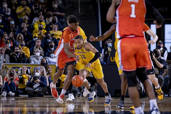 DeVante' Jones (12)