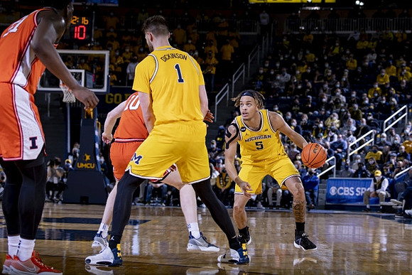 Hunter Dickinson (1) and Terrance Williams II (5)